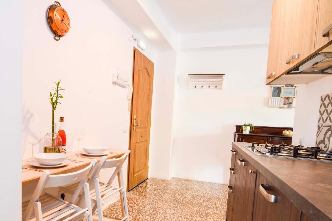 P&P Apartaments Arapiles Малага Экстерьер фото