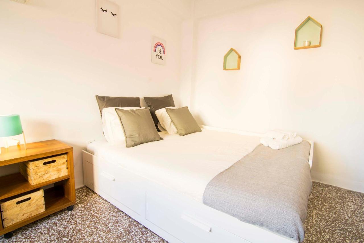 P&P Apartaments Arapiles Малага Экстерьер фото